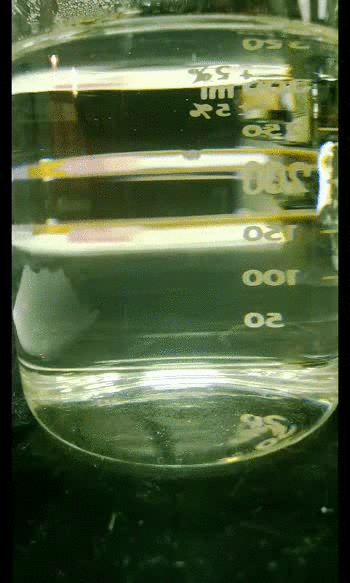 Cristalização de solução supersaturada de AcONa(aq)